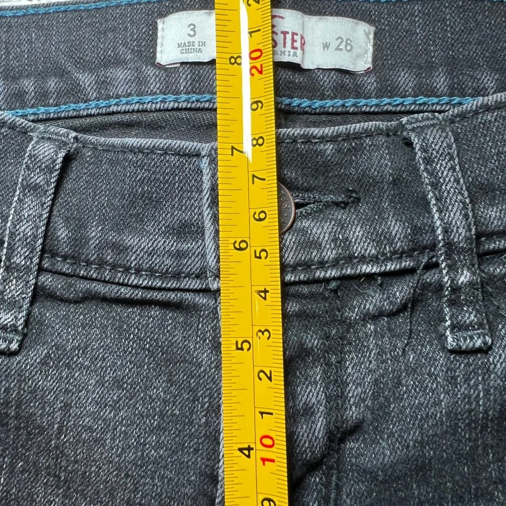 Hollister Women Black Denim Low Rise Cuffed Shorts Size 3 W26 Cut Offs